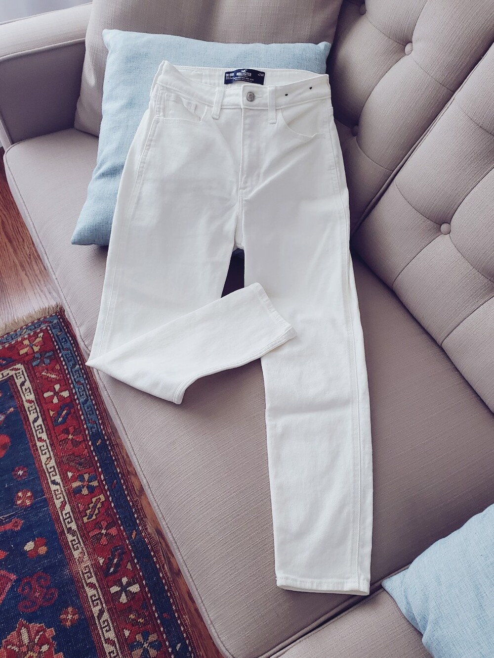 Hollister New Ultra High Rise Mom Jeans In White